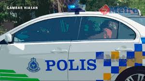 Polis menumpaskan sindiket pengedaran dadah terbesar selepas menahan tiga lelaki dan merampas 201.3 kilogram (kg) dadah disyaki syabu bernilai rm14.1 juta dalam serbuan di ayer keroh, sabtu lalu. Sepandai Pandai Tupai Melompat