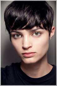 Arguably, this look is not for everyone, but there have been a few celebs throughout the years (demi moore and sinead o'connor, to name a couple). 10 Short Haircuts Fall Winter 2018 2019
