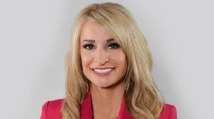 Kelli Carlson's Instagram, Twitter & Facebook