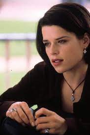 In fact, when campbell was cast for the lead role of sidney prescott in the very first scream movie, she was already in her early. Die 84 Besten Ideen Zu Neve Campbell Schauspieler Berry Anspruchsvolle Frisuren