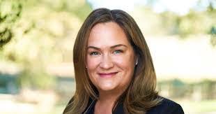 Robyn Pass's Instagram, Twitter & Facebook