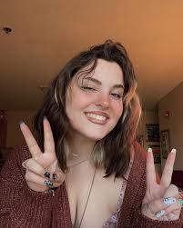 Ella Hardman (@eeeelllaa) • Instagram photos and videos