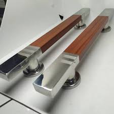 Jual handle pintu dengan berbagai macam pilihan. Handle Pintu Rumah Kayu Tarikan Pintu 33 Cm Gagang Pintu Kotak Kunci Pintu Stainles Pipih Kombinasi Shopee Indonesia