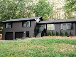 Go visit ' bless'er house ' and read the diy newbie's guide to removing baseboards! What Color Should You Paint Your Exterior Trim Here Are 10 Colors To Try Out Hgtv