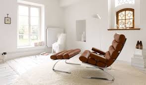 Pensez également au confort, un fauteuil design a été étudié dans sa ligne bien sûr, mais également pour répondre au besoin de détente, de farniente de la personne qui l'acquiert. 33 Idees Pour Un Fauteuil Moderne Et Confortable