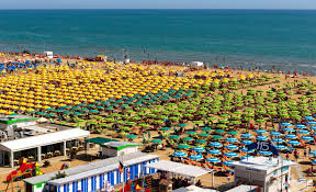 Rimini è situata sulla costa adriatica (del mar adriatico) nel sud. Rimini The Ever Changing City Erasmus Experience Rimini