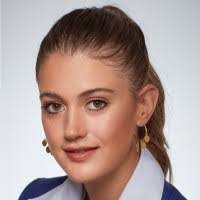 Lisa Erdmann's Instagram, Twitter & Facebook