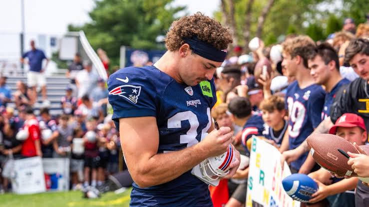Patriots RB Lan Larison placed on injured reserve: Report - Yahoo Sports