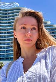 Natalie Arruda's Instagram, Twitter & Facebook