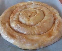 Plăcinta cu nucă, dovleac şi scorţişoară, plăcinta cu dovleac şi mere, plăcinta cu dovleac la tigaie şi, bineînţeles, plăcinta cu dovleac dietetică. Placinta Cu Dovleac Laura LaurenÈiu