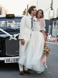 Sedang cari ide baju pengantin adat minang buat berhijab? Inspirasi Gaun Pengantin Warna Pastel Dari Pernikahan Model Agyness Deyn