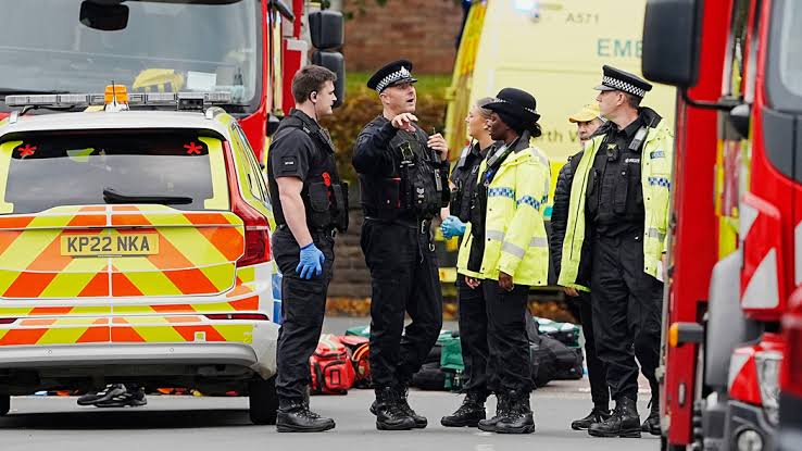 UK synagogue stabbing: 2 killed, 4 hurt in terrorist incident; suspect  dead, 2 arrested - ABC7 Los Angeles