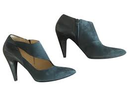 Balenciaga made croc stilettos and please call a doctor because i kind of want a pair. Balenciaga Heels Heels Leather Black Grey Dark Grey Ref 175778 Joli Closet