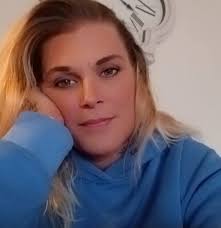 In one word, tell Inoneword,tellme me what your heart feels today. No  story, no no reason just one word.