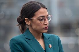 Aoc monitör arıyorsan site site dolaşma! Netflix Acquires Rights To Knock Down The House Aoc Documentary Bloomberg