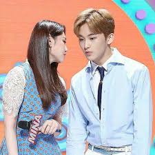 Gugudan Global Thankyougugudan On Twitter Mark And Mina Show Music Core Mc Thread The Best Mc S Gugudan Nct Mark Mina Keumi Keumi99 Markmina
