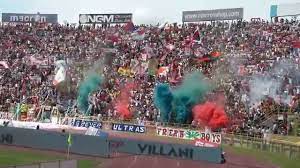 Forever ultras bologna 1974, bologna. Fc Bologna As Avellino 9 5 2015 40 Anni Jahre Forever Ultras Pyro Zum Einlaufen Youtube
