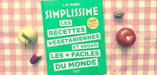 Mettez le lait de coco et le basilic effeuillé dans un plat à four, ajoutez les pavés de saumon, salez, poivrez et enfournez 10 min. Simplissime Les Recettes Vegetariennes Et Vegan Les Plus Faciles Du Monde