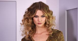 You can also use your fingers if you'd prefer more defined curls. How To Get The Perfect Fluffy Curls
