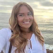 Samantha Holcomb's Instagram, Twitter & Facebook