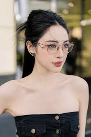 Gọng kính nữ PRADA* 680k http://LienFashion.vn KÍNH MẮT CÓ SẴN, NHẬN T