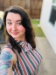 Happy FriYay everyone 👏! Short intro: This is Juliet Montemayor with  Phelps Realty Group. Your go to REALTOR®️ for DFW and surrounding areas. I  pride myself