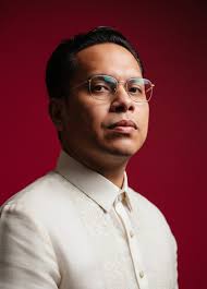 Henry Cavill breaks down his intense workout for The Witcher with his  strength coach, Dave Rienzi.