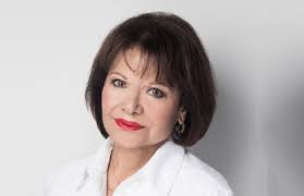 Η βίκυ παπαδοπούλου στο εξώφυλλο του «vιτα». Pitsa Papadopoyloy Bikipaideia