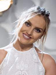 The Hottest Celebrity Braids At Coachella Wedding Hairstyles For Long Hair Braided Hairstyles Hair Styles