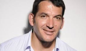 Ήταν το πρώτο παγκόσμιο εκτός ελλάδος. Pyrros Dhmas Oi Kakoyxies Kai O Koinwnikos Ratsismos Ta Metallia Kai H Do3a Kai O Stibos Ths Politikhs