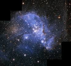 Magellanic Cloud Zoom In To Really Appreciate It Looks Like White Christmas Lights Nebula Astronomy Astronomy Pictures