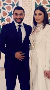 شاركت الفنانة هاجر أحمد، متابعيها بصور جديدة مع زوجها أحمد حداد، عبر حسابها على إنستجرام، وكتبت هاجر على الصور قائلة: سيد الرجال وأحنهم وأحسنهم خلقًا، ونالت الصور إعجاب العديد من متابعيها متمنين لها حياة زوجيه سعيدة. Ø§Ù„ØµÙˆØ± Ø§Ù„Ø£ÙˆÙ„Ù‰ Ù…Ù† Ø¹Ù‚Ø¯ Ù‚Ø±Ø§Ù† Ù‡Ø§Ø¬Ø± Ø£Ø­Ù…Ø¯ Ø§Ù„ÙÙ† Ø¬Ø±ÙŠØ¯Ø© Ø§Ù„Ø·Ø±ÙŠÙ‚