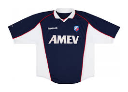 Fc utrecht is koploper met 58 van de 402 incidenten, feyenoord was betrokken bij 54 incidenten, ajax bij 47 en ado den haag bij 30. Fc Utrecht 2000 01 Auswarts Trikot