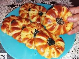 فطائر بالجبن سهلة وسريعة ولديدة Youtube Food Fruit Pineapple