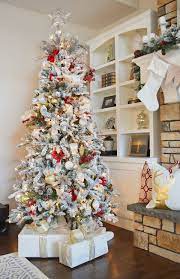 Flocked Christmas Tree Ideas Home Bunch S Beautiful Homes Of Instagra Flocked Christmas Trees Decorated Flocked Christmas Trees Christmas Decorations Bedroom