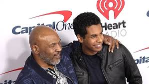 Mike Tyson Shows Off Grey Beard At Iheartradio Podcast Awards Daily Mail Online