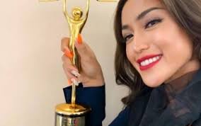 Kenal Dekat: Jessica Iskandar, Artis Serba Bisa yang Banyak Dipuji Soal  Gaya Parenting