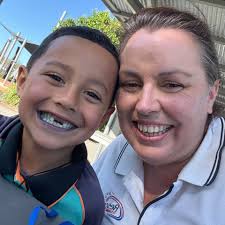 Lisa Bloomer in people