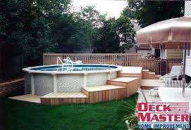 Pallet Pool Deck Ideas Jpg 600 408 Pallet Pool Pool Decks Pool Deck