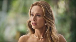 Gente odeio a Isis por ela ter feito oque fez com o marido ! Porém ao mesmo  tempo casco o bico com ela . Kkkkkkkkkkkk ela é muito hilária tem hora. Oque