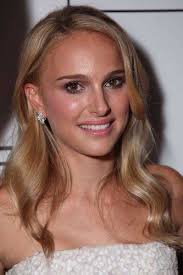 Natalie Portman With Blonde Hair I Love It Beige Blonde Haare Blond Werden