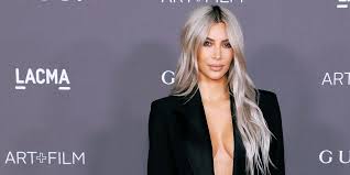 And though she's recently returned to her signature brunette locks, marking the end to her colorful hair journey. Hold Up Kim Kardashian Just Released A Weave Tutorial And It S Something To See Style Bet
