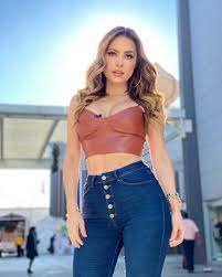 Cynthia rodríguez news, gossip, photos of cynthia rodríguez, biography, cynthia rodríguez cynthia rodríguez is a 36 year old mexican singer. Cynthia Rodriguez Derrocha Estilo En Traje De Arcoiris Carlos Rivera Reacciona Soy Carmin