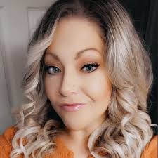 Kimberley Everett's Instagram, Twitter & Facebook