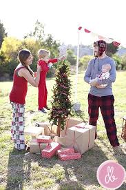 Pin By Natalie Hudson On Photography Christmas Card Pictures Family Christmas Cards Christmas Planning