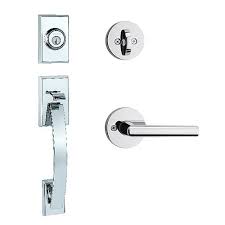 First we have to get this old, broken handleset out of the door. Kwikset Signature Series Tavaris Single Cylinder Handleset In Milan Round Interior Active Handleset Trim Reversable Door Lever Single Cylinder Deadbolt In Bright Chrome 800tvhlip 26s 966milrdt 26