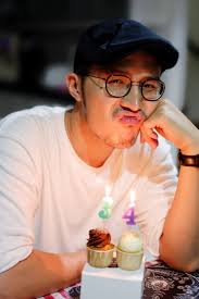 MayJune 陈美君- 過了兩天才有精力和時間跟他慶祝～ 史上最沒誠意和最小生日蛋糕～ 😂 38生日快樂！...