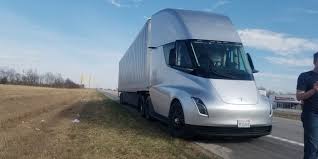 July 20, 2021 at 1:36 p.m. Tesla Semi Prototype Spotted Apparently Broken Down Makes Naysayers Rejoice But There S A Twist Electrek