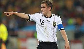 Und er bläst philipp lahm frontal ins gesicht. Philipp Lahm Der Deutsche Kapitan