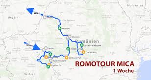 Berglandskap med dimmiga moln i en svartvit tolkning, i transalpina, parang rumänien. Rumanien Motorradtour Gunstige Einwochige Rumanien Tour